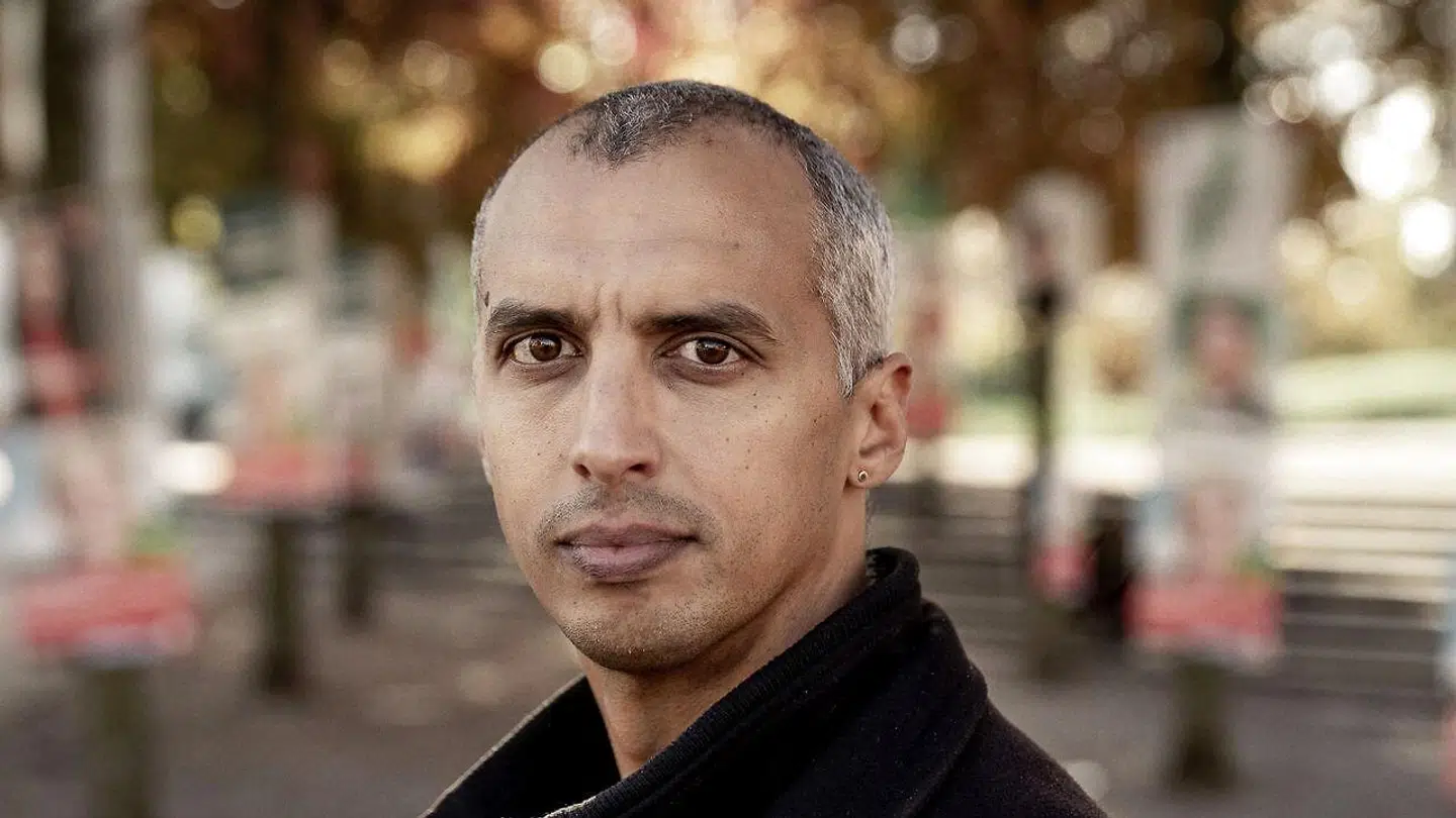 Mattias Tesfaye fotograferet på Brønshøj Torv.