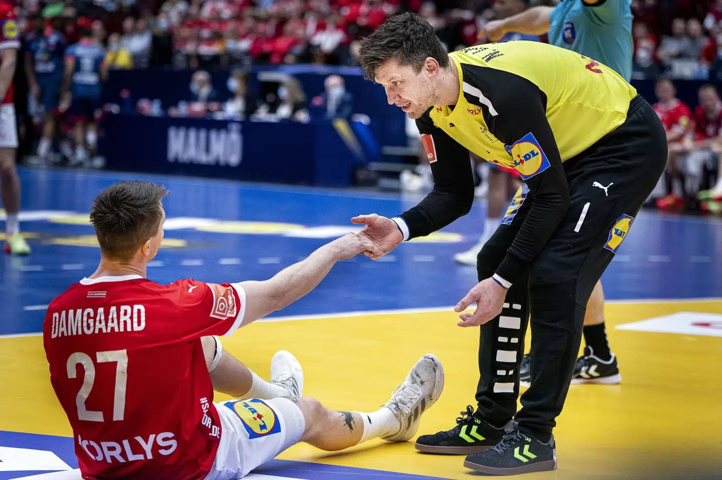 Niklas Landin og Michael Damgaard kan potentielt se frem til flere flyveture, hvis Danmark vinder sin gruppe ved VM i håndbold. Liselotte Sabroe/Ritzau Scanpix