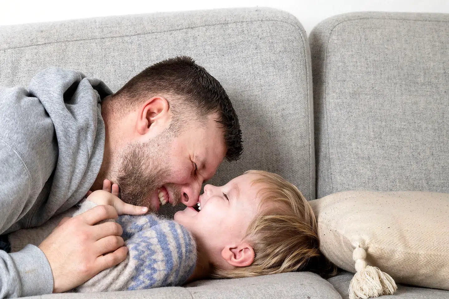 Siden lille Louie fik stillet sin diagnose, har Maria og Daniel Brask Mainz fået meget hjælp og rådgivning og kan dermed bedre hjælpe deres søn.