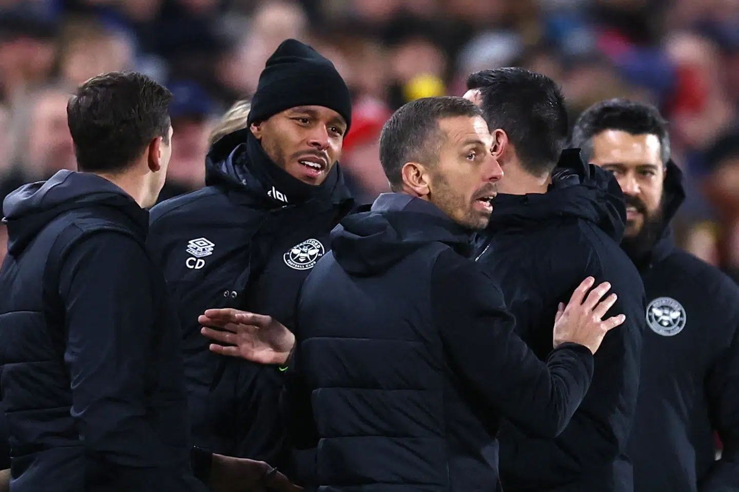 Gary O'Neil var oppe i det røde felt i løbet af Bournemouths 0-2-nederlag mod Brentford og nåede blandt andet i ophedet diskussion med Brentfords danske forsvarspiller Mathias Zanka Jørgensen. David Klein/Reuters