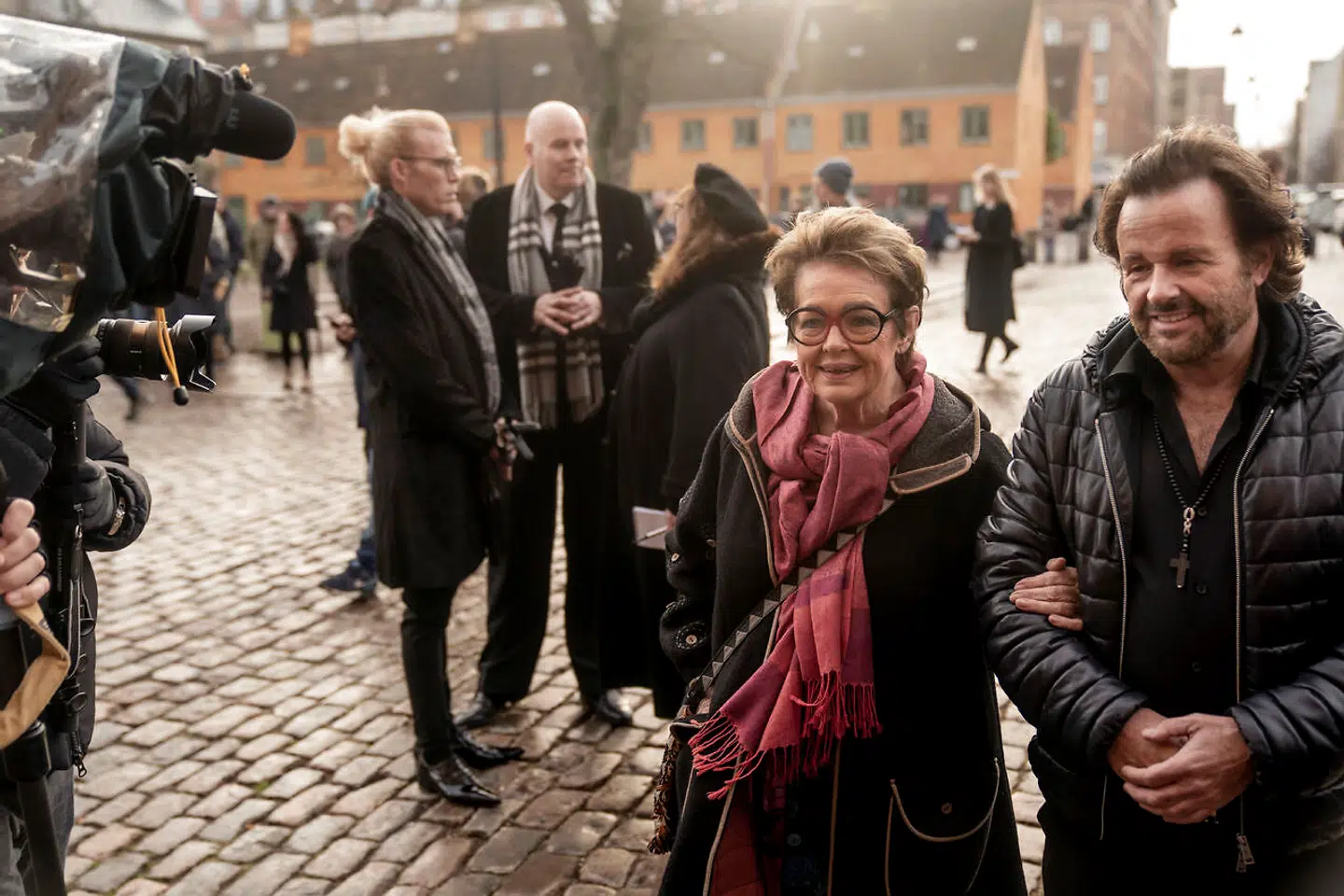 Ghita Nørby og Dennis Knudsen er blandt de inviterede til det efterfølgende gravøl på Langelinie Pavillonen i København.