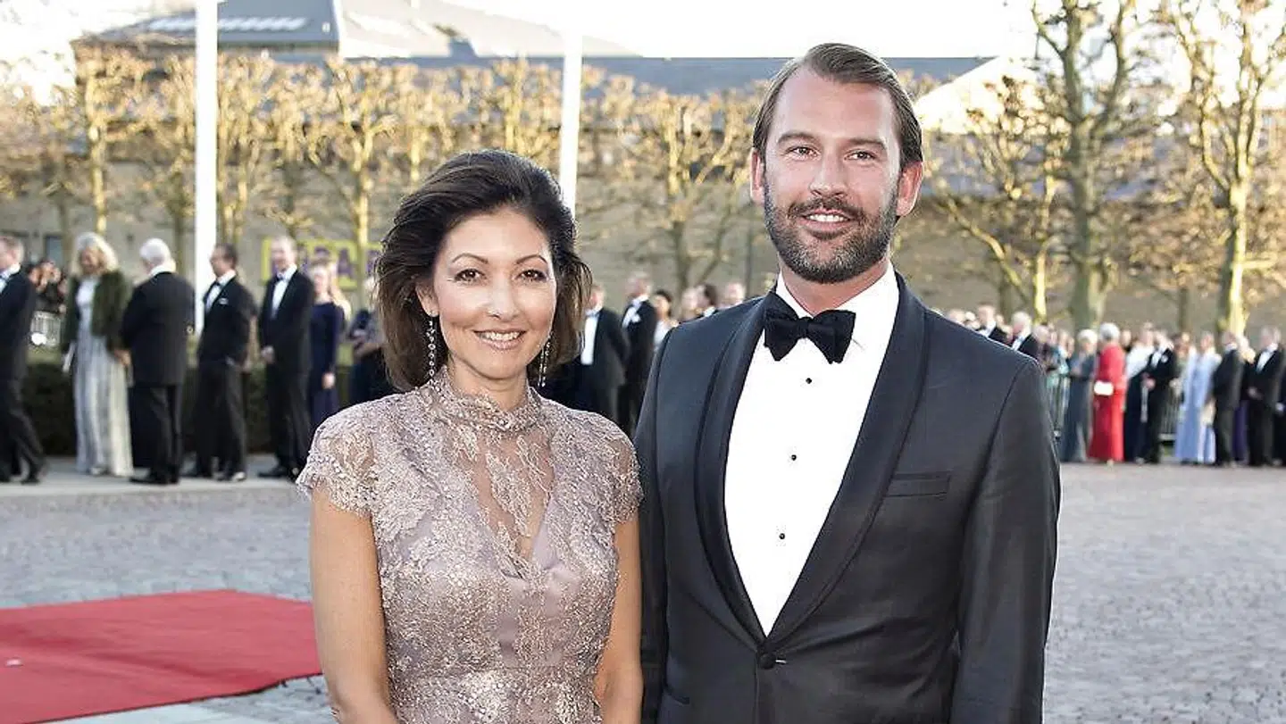 Nu trækker hun ham i retten.