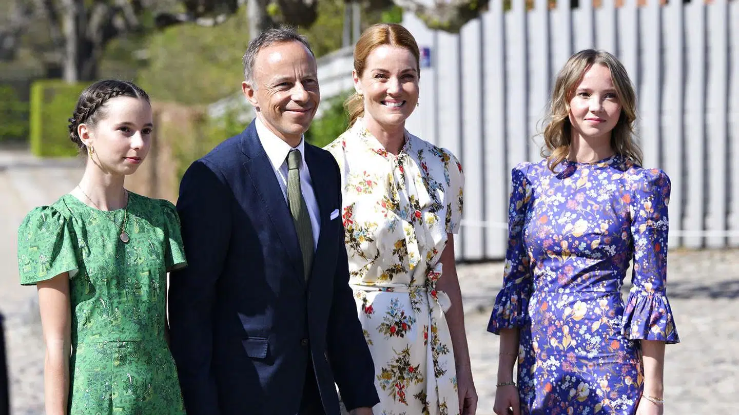 Caroline og Peter Heering med deres to døtre.