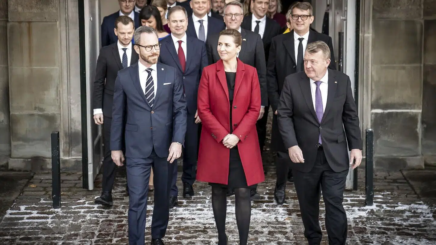 Den nye regering har lovet, at hver gang, der skal gennemføres hastelovgivning, så skal der samtidigt laves en solnedsgangsklausul på seks måneder. Men regeringen glemte det allerede efter fem dage.
