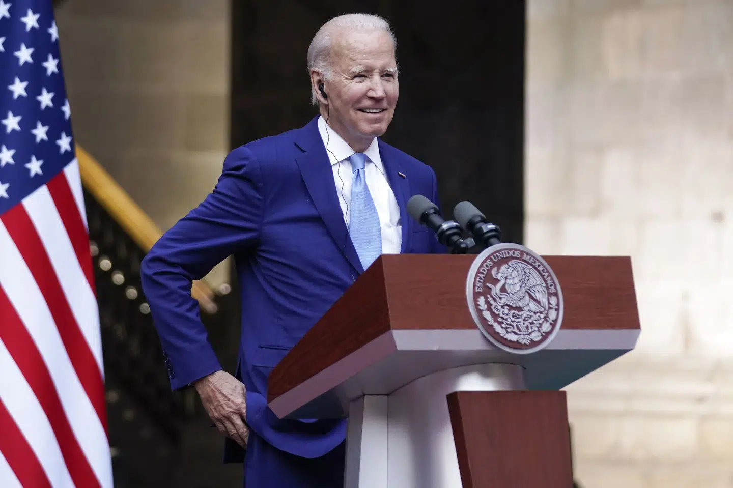USA's præsident, Joe Biden, siger, at han tager klassificerede dokumenter alvorligt. Det sker, efter at sådanne er blevet fundet hos en tænketank. De stammer fra hans tid som vicepræsident. Her ses han på et pressemøde tirsdag i Mexico City. Andrew Harnik/Ritzau Scanpix