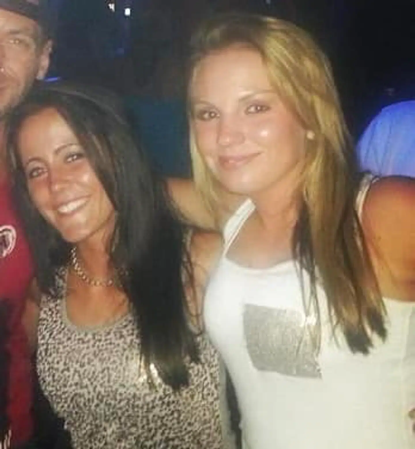 Dette billede af veninderne Jenelle Evans og Taylor Lewis lagde Jenelle Evans på facebook den 6. januar. Dagen efter hendes tidligere veninde var fundet død. Foto Jenelle Evans.