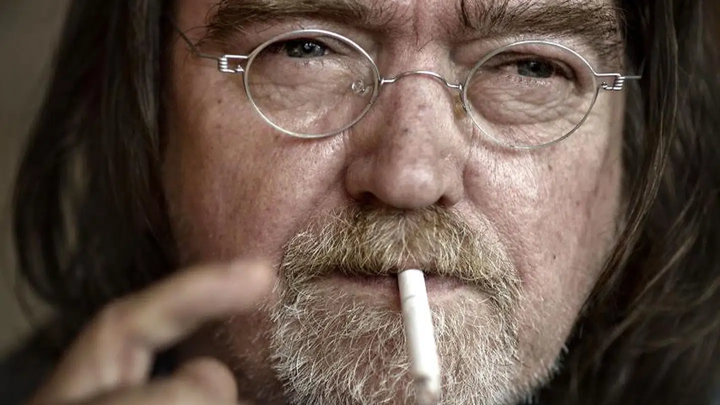 Johnny Madsen var selv med til festen i hans eget hjem på Fanø i august i fjor, hvor hans manager hævder, hun blev sparket i hovedet af musikerens kæreste.