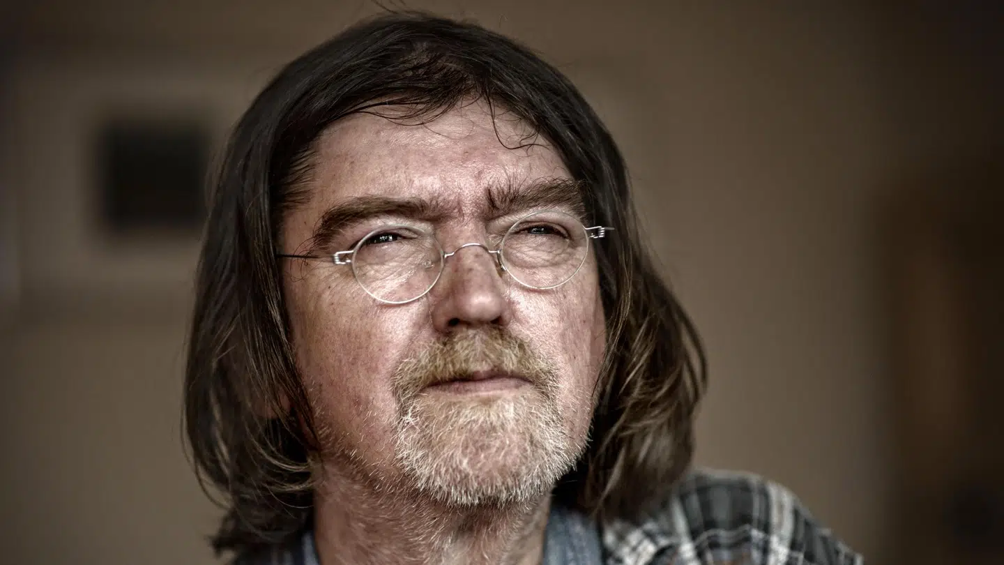 Johnny Madsen er udover at være musiker også aktiv som billedkunstner.