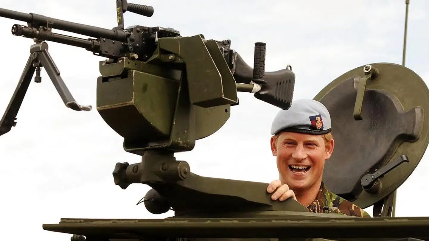Prins Harry er kommet i vælten, efter han har afsløret detaljer fra sit liv som soldat.