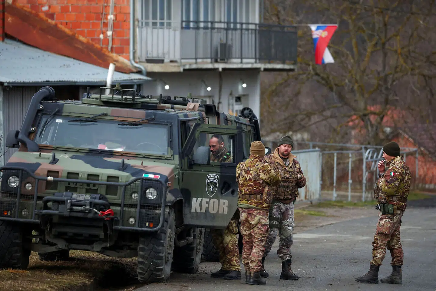 I løbet af december er forholdet mellem Serbien og Kosovo blevet dårligere og dårligere. Nu er det kommet til et punkt, hvor man frygter en decideret krig.