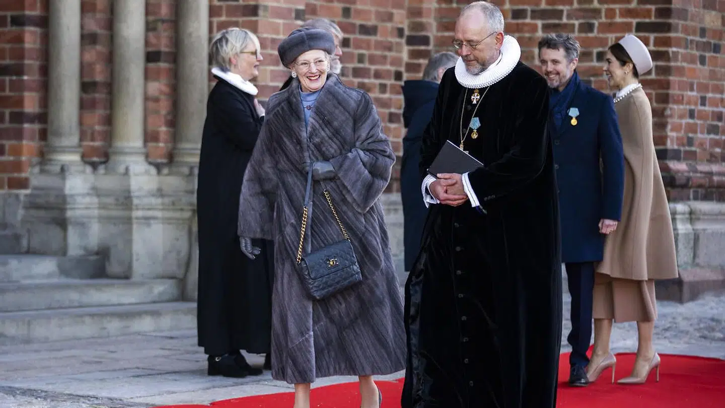 Hele den kongelige familie ankom til kranselægning ved Frederik IXs grav ved Roskilde Domkirke i januar.