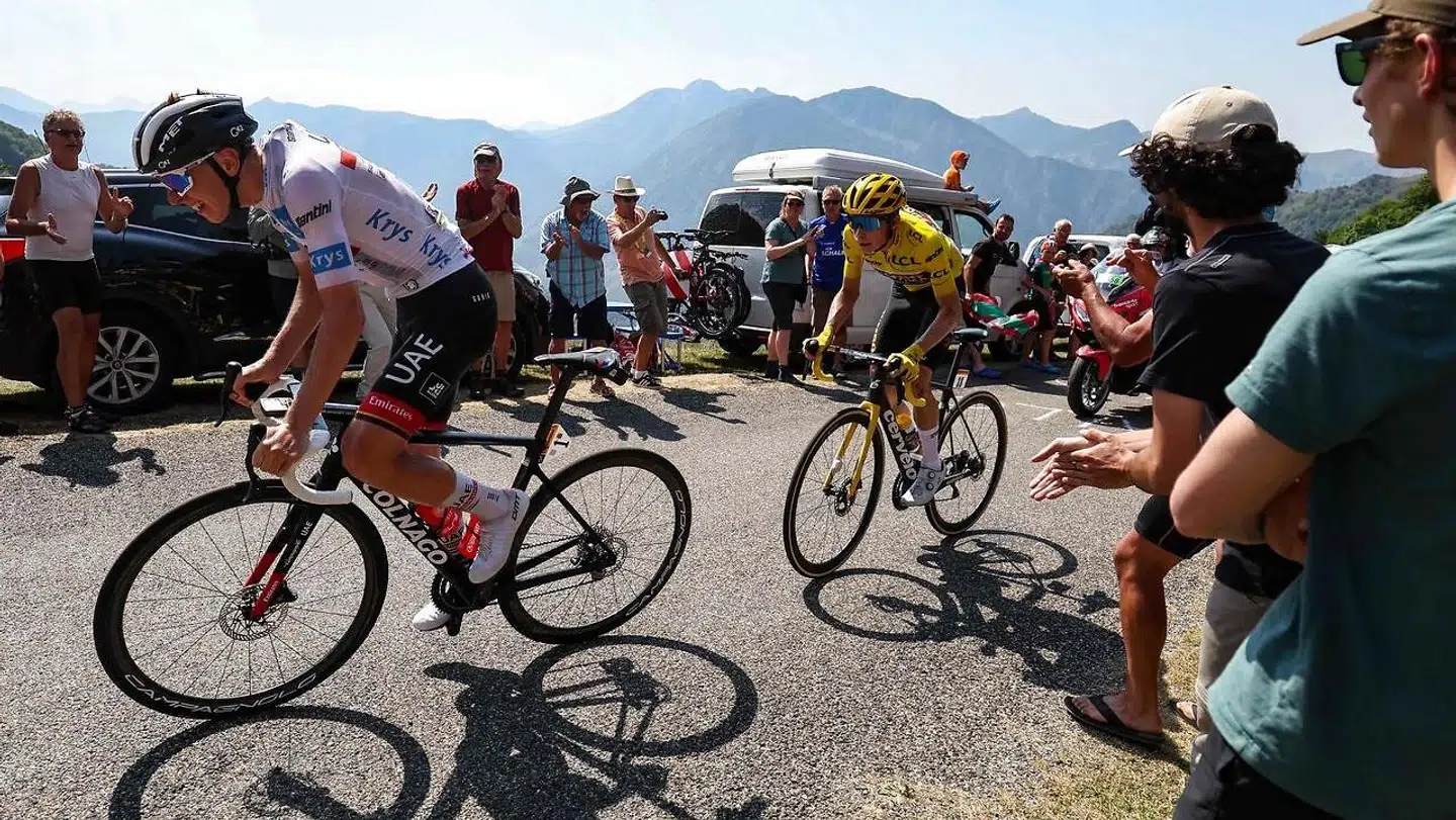 Jonas Vingegaard og Tadej Pogacar sad klistret op ad hinanden under hele Touren.