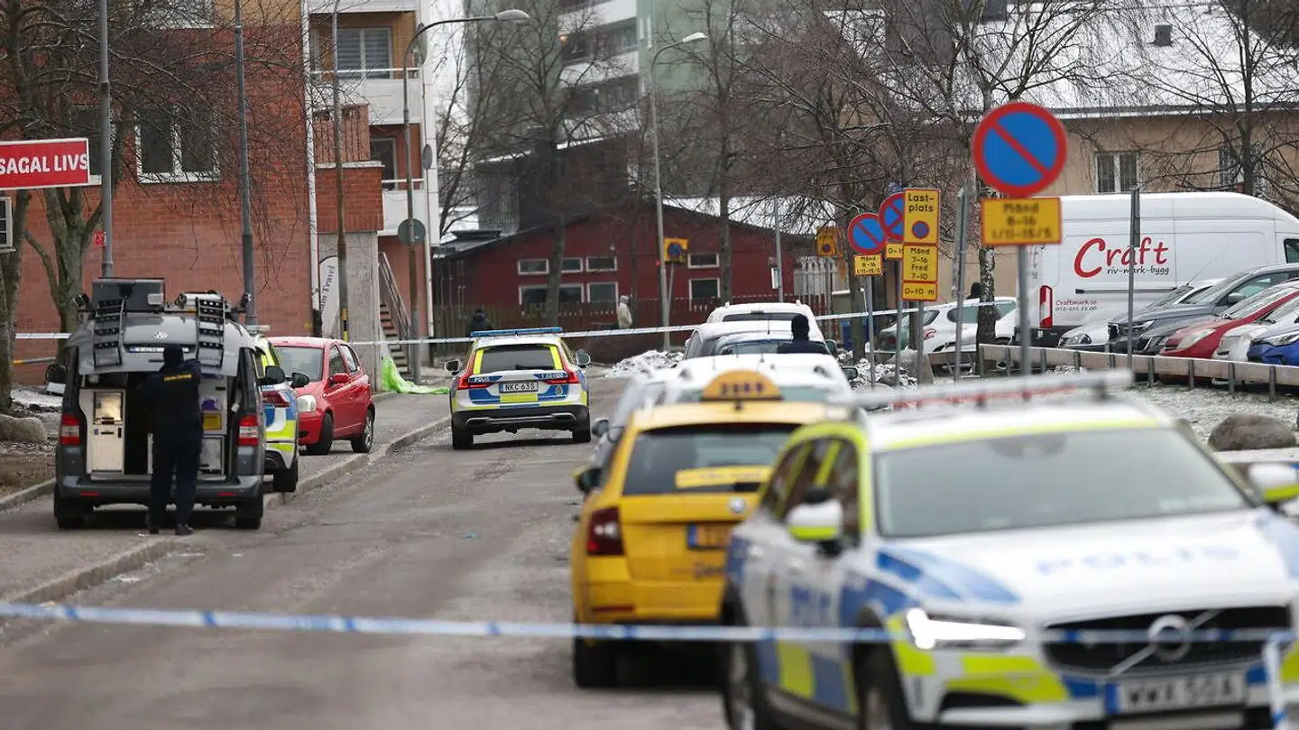 Det formodede drab blev begået tidligt om morgenen i Rinkeby, som er en forstad til Stockholm.