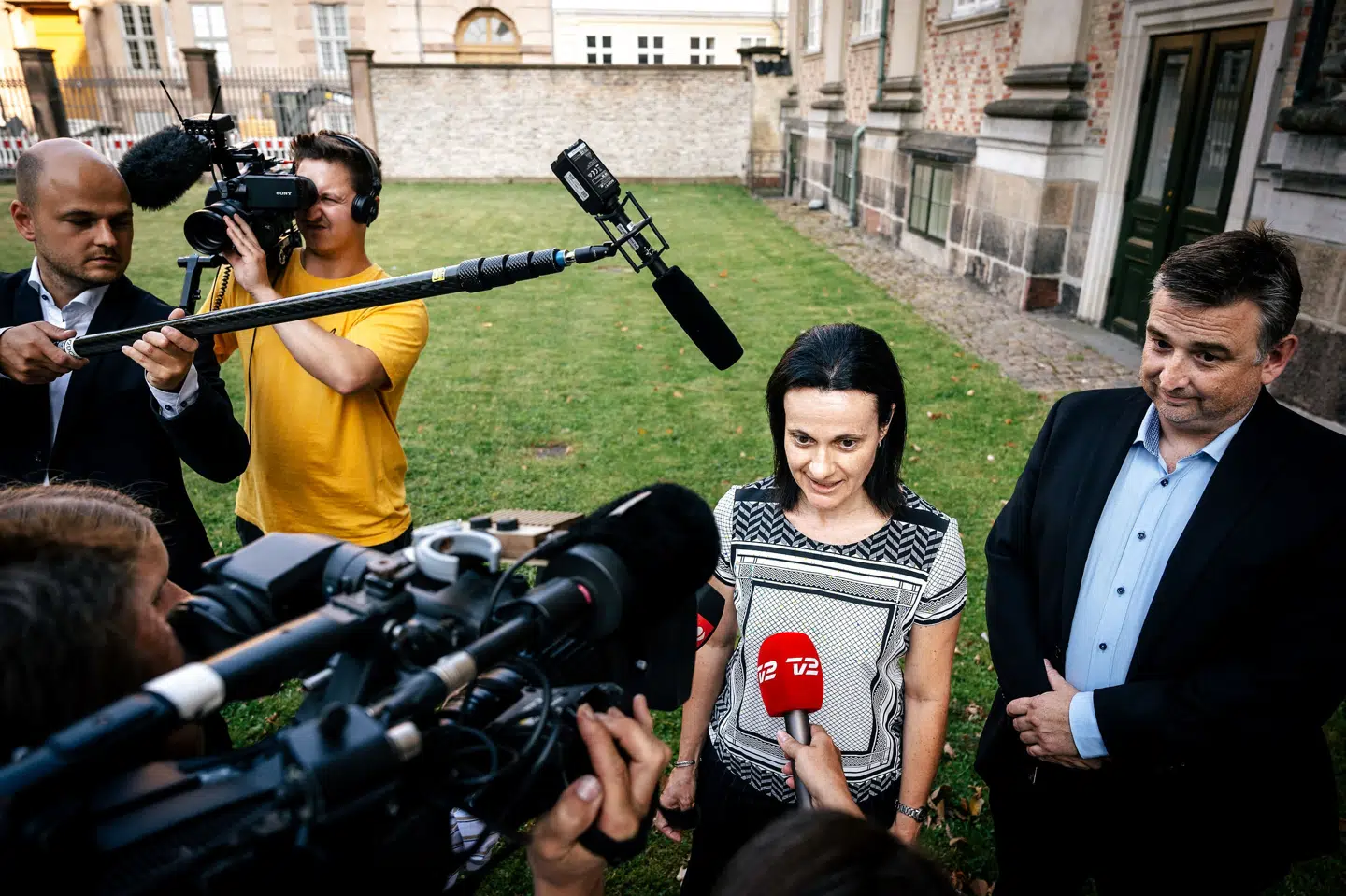 Specialanklagerne Maria Cingari og Alexander Dzougov talte med pressen efter afgørelsen i sagen om Operation Greed ved Københavns Byret i august. Først i januar 2024 indledes sagen ved Østre Landsret. Emil Helms/Ritzau Scanpix