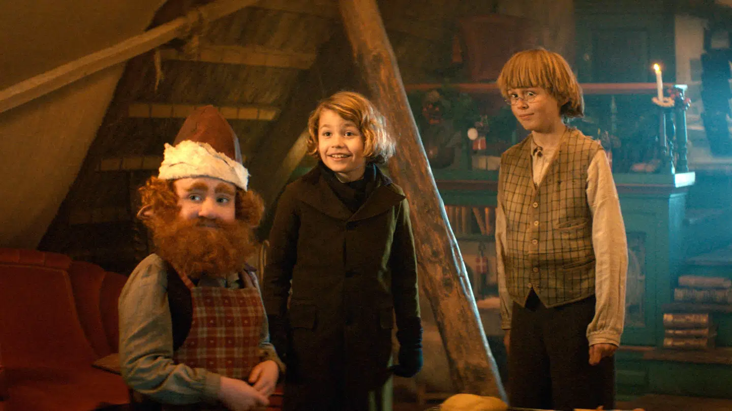 Rumle (Thea Sofie Lundbak), Gotfred (Isak Celinder Fauerholm) og Johannes (Sigurd Moe). Foto: DR