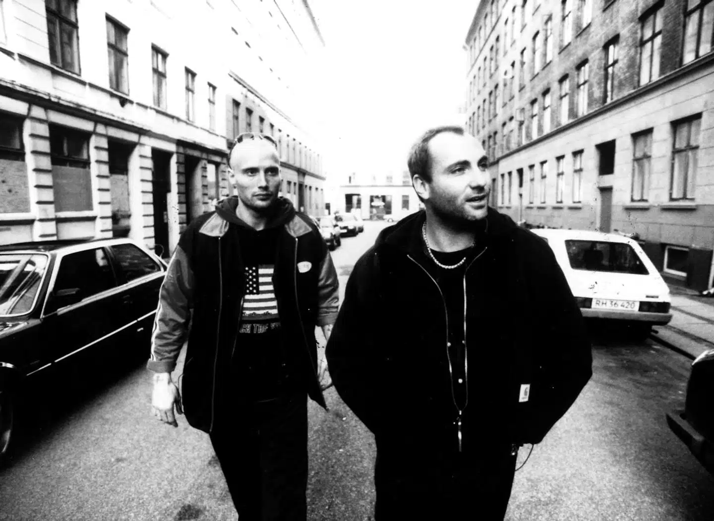 Store dele af filmen »Pusher« er optager på Vesterbro. Den indgår også i en ny udstilling om 1990ernes København. Her Mads Mikkelsen og Kim Bodnia.