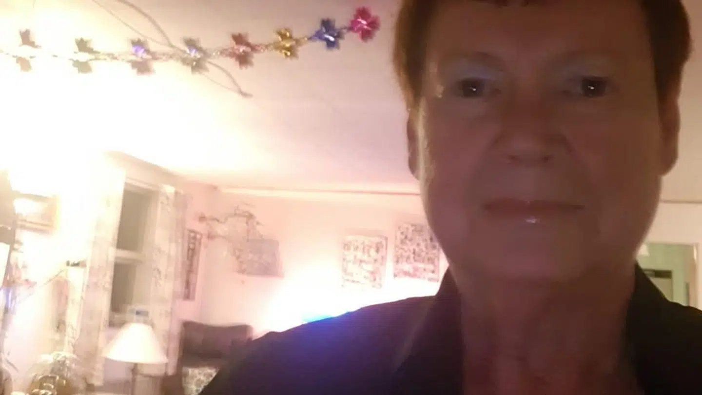 77-årige Jette Mølgaard er irriteret over at skulle rejse langt for at hente en pakke, hun havde betalt for at få leveret til sin egen by