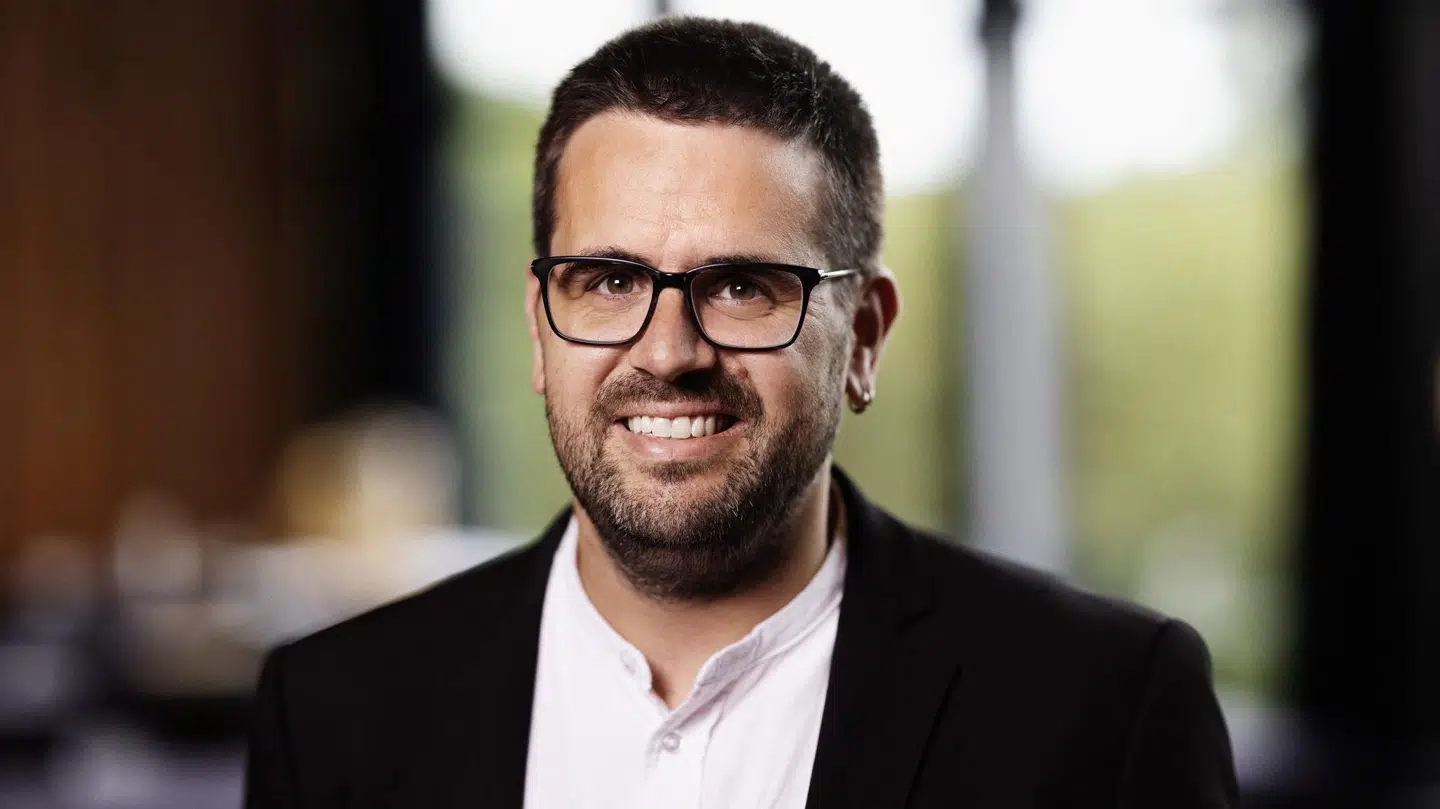 Lektor Oleguer Plana-Ripoll står bag studiet.