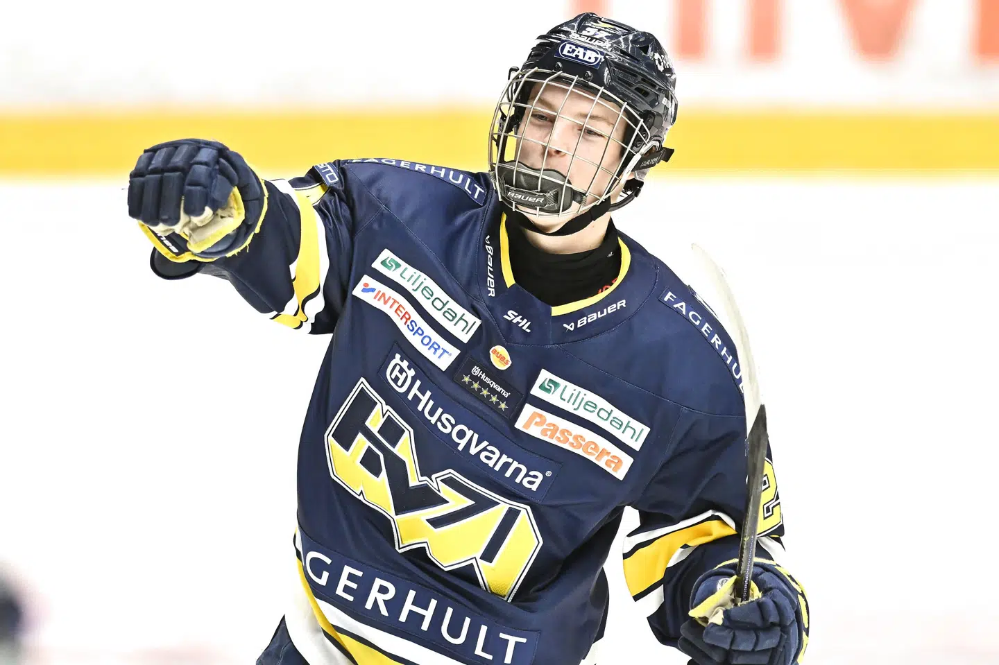 17-årige Oscar Fisker Mølgaard er allerede ved at etablere sig i den svenske eliteserie, SHL. I de kommende dage skal han forsøge at lave mål for det danske U20-landshold. 62360 Mikael Fritzon/Tt/Ritzau Scanpix