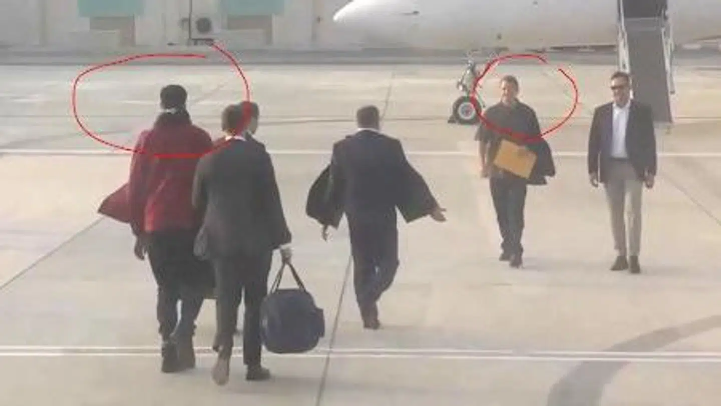 Her krydser Griner og Bout hinanden i Abu Dhabi-lufthavn.