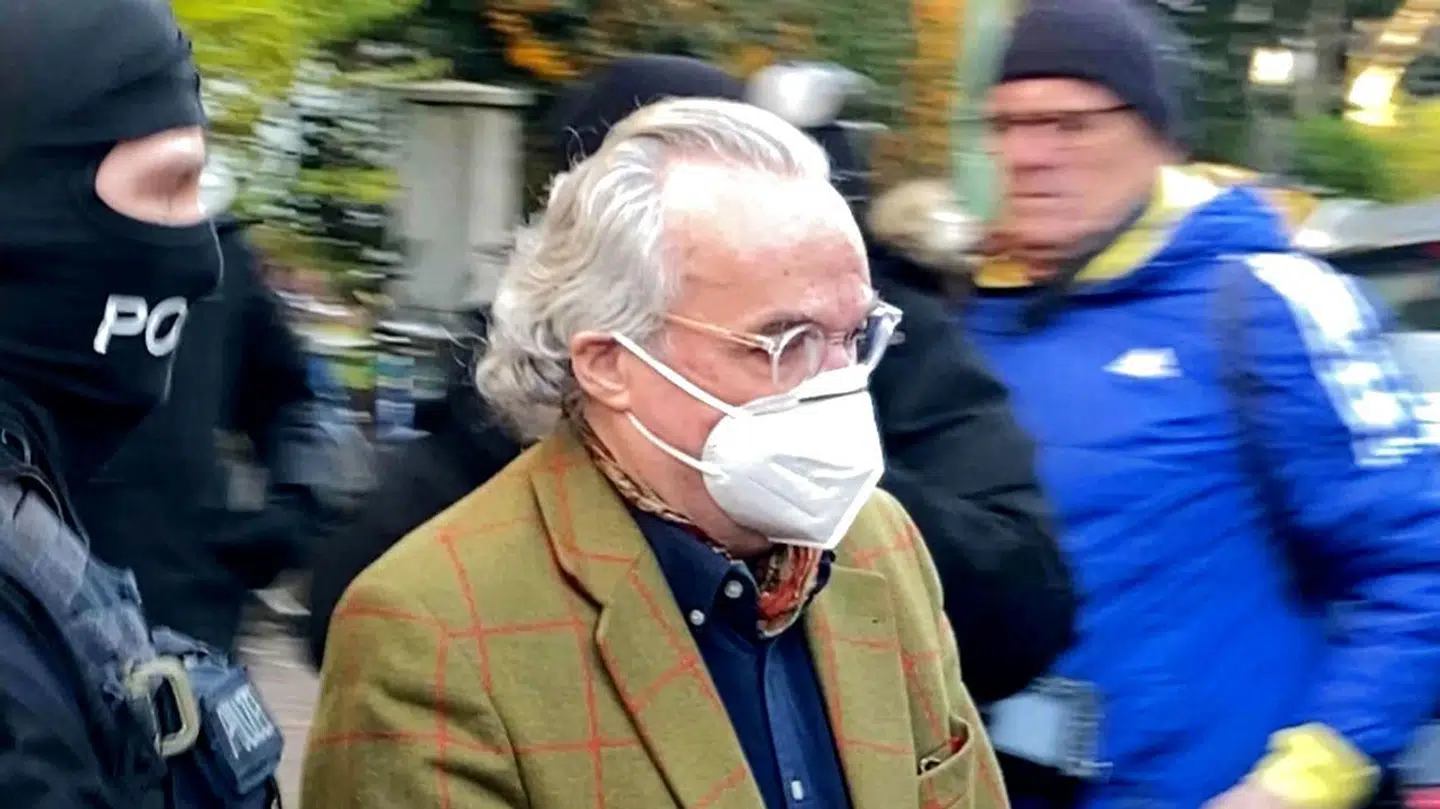 Prins Heinrich XIII af Reuss blev onsdag anholdt af tysk politi ved sit hjem i Frankfurt i en stor antiterroraktion.