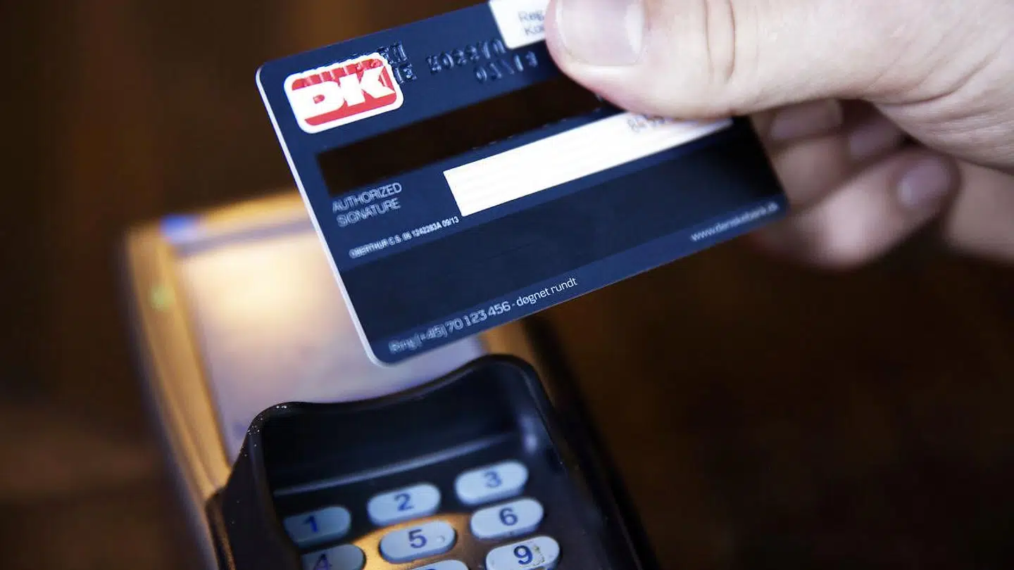 Arkivfoto af dankortbetaling.