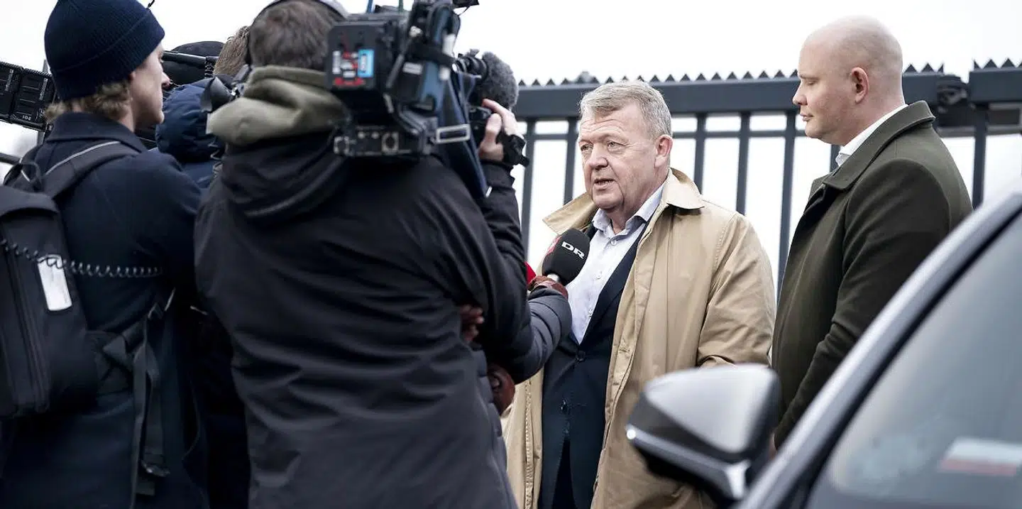 Moderaternes Lars Løkke Rasmussen og Jakob Engel-Schmidt (th.) til regeringsforhandlinger.