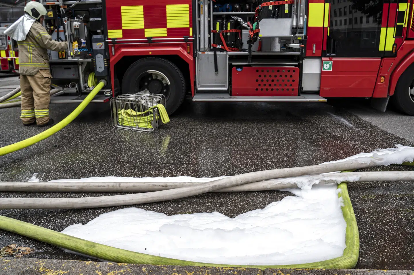 Natten til lørdag er brandvæsnet i færd med at stabilisere et hus i Grenaa, hvor der fredag var brand. (Arkivfoto). Niels Christian Vilmann/Ritzau Scanpix