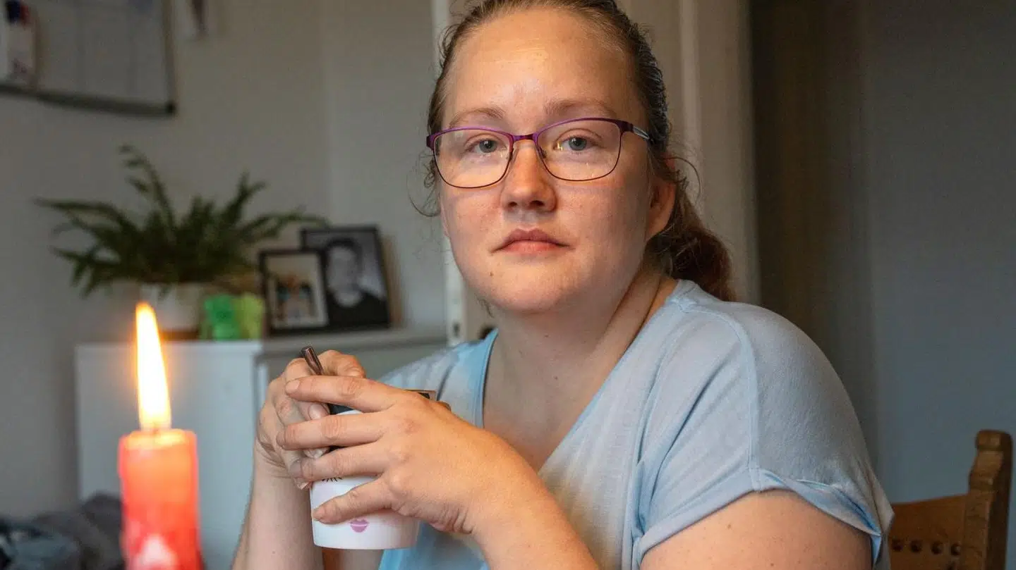 Her er Liselotte Valentin Hansen, der er mor til tre små drenge. B.T.s reporter har besøgt hende i hendes lejlighed i Korsør. Foto: Jens Nørgaard Larsen/Byrd.