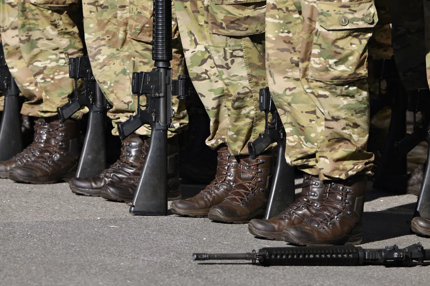 En konstabelelev stjal sidste sommer en håndgranat uden detonator som souvenir til hylden derhjemme. En kompagnichef er fredag blevet frifundet for grov pligtforsømmelse, da han ifølge anklagen mod ham blandt andet ikke iværksatte nødvendige undersøgelser. (Arkivfoto) Philip Davali/Ritzau Scanpix