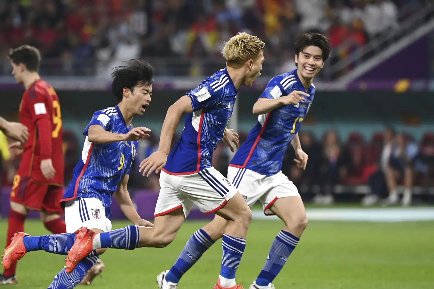 Vilde scener udspillede sig, da Japan scorede to gange inden for kort tid mod Spanien i Qatar. Keita Iijima/Ritzau Scanpix