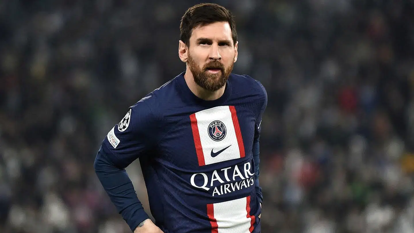 Lars Ditlevsen ventede 51 dage på en Messi-trøje til sin søn.