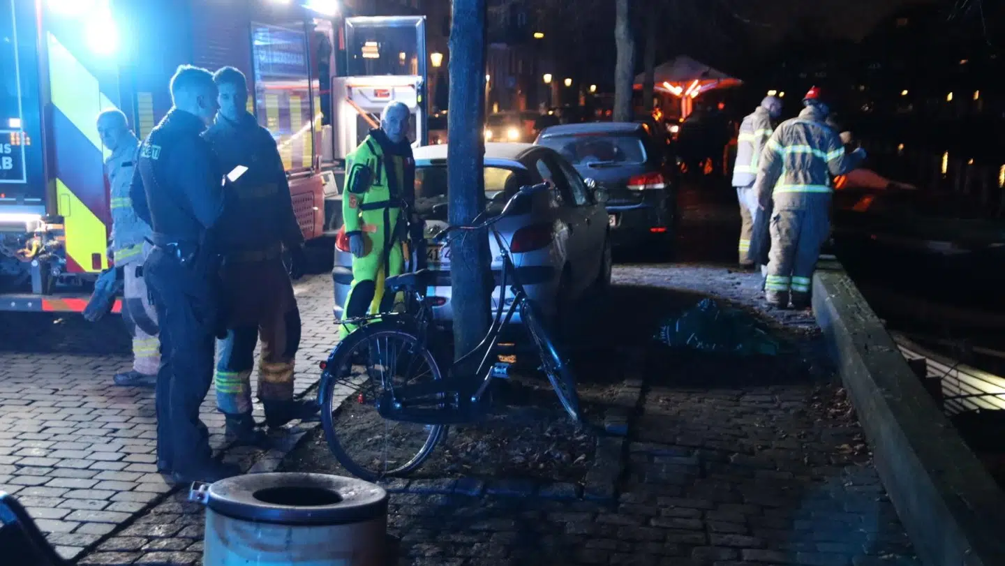 Redningsmandskab på arbejde på Christianshavn.