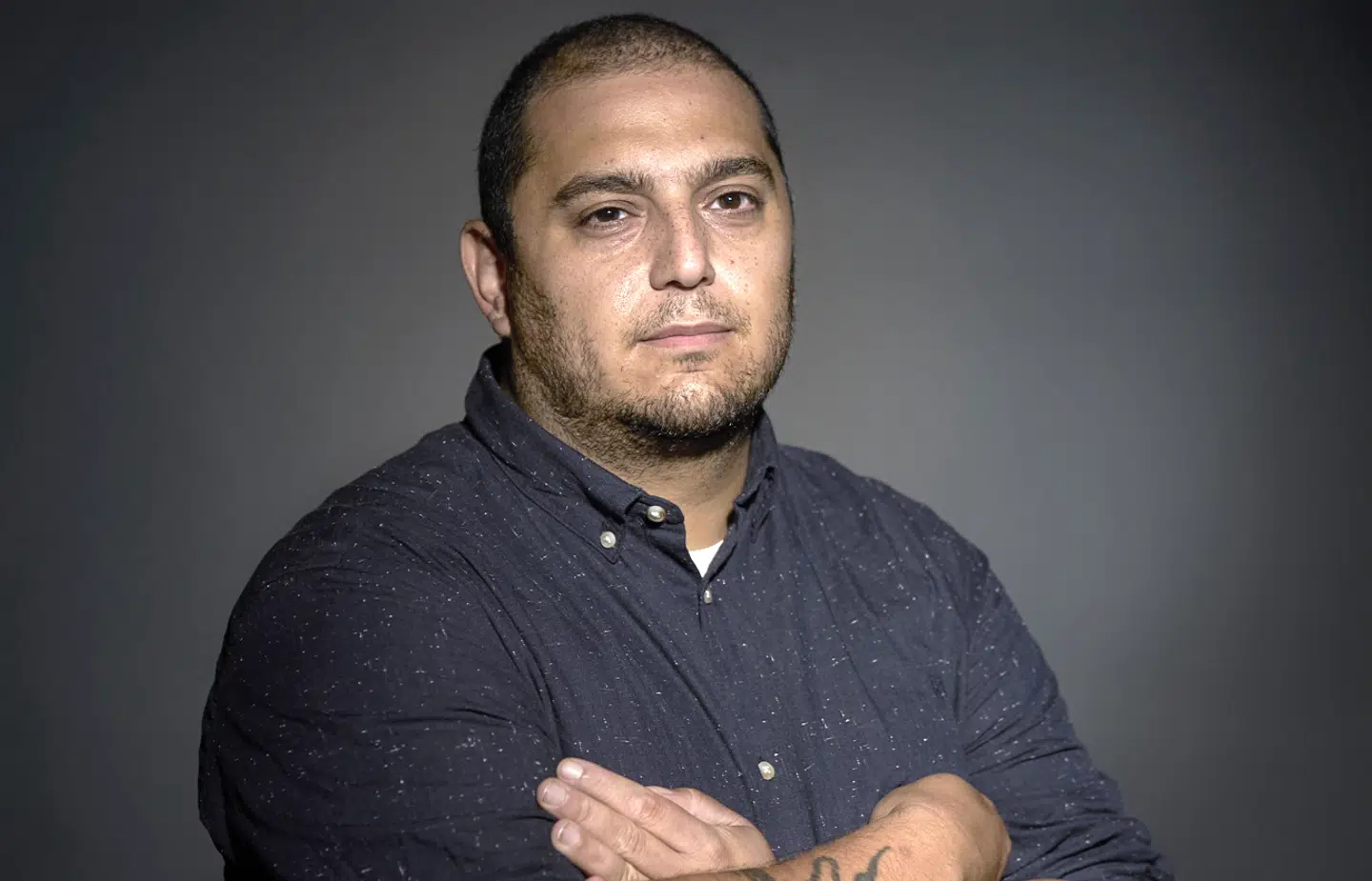 Ali Aminali er klummeskribent på B.T. og radiovært på 24syv. Han er tidligere politisk kandidat og socialrådgiver, men beskæftiger sig nu primært som politisk kommentator for Berlingske, Altinget og radiovært på 'Alis Fædreland' på 24syv.