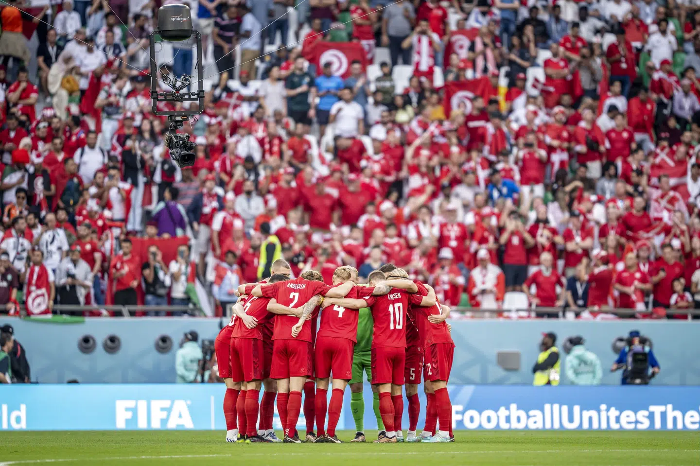 De danske spillere før gruppekampen i gruppe D mellem Danmark og Tunesien på Education City Stadium i Qatar tirsdag. Kampen endte 0-0. Mads Claus Rasmussen/Ritzau Scanpix