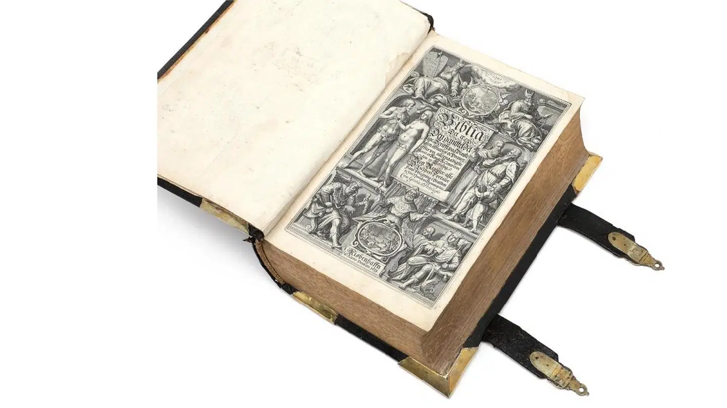 En bibel af Martin Luther, der er printet efter befaling af Christian IV.