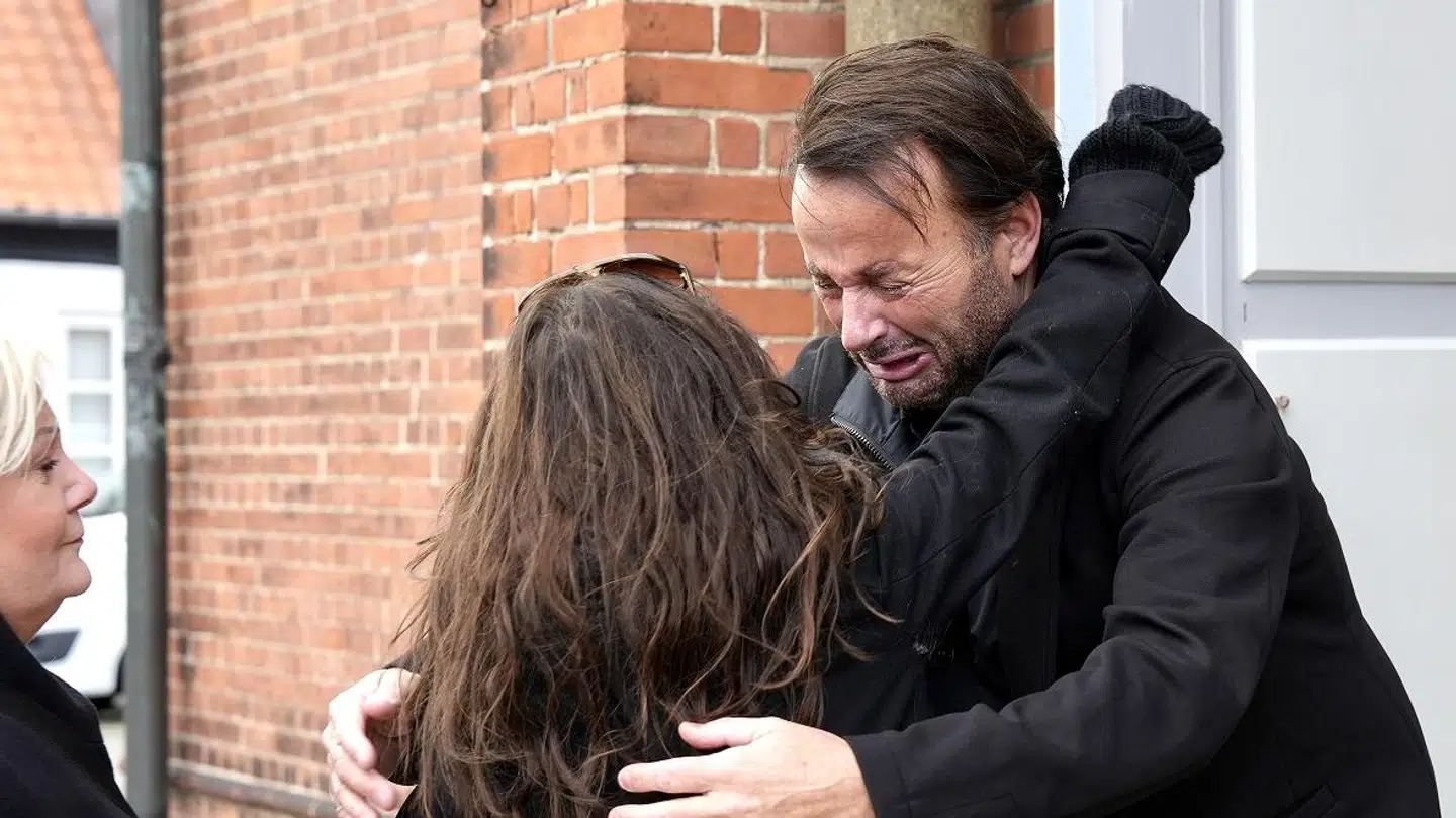 Dennis Knudsen var helt knust, da han tog imod gæsterne.