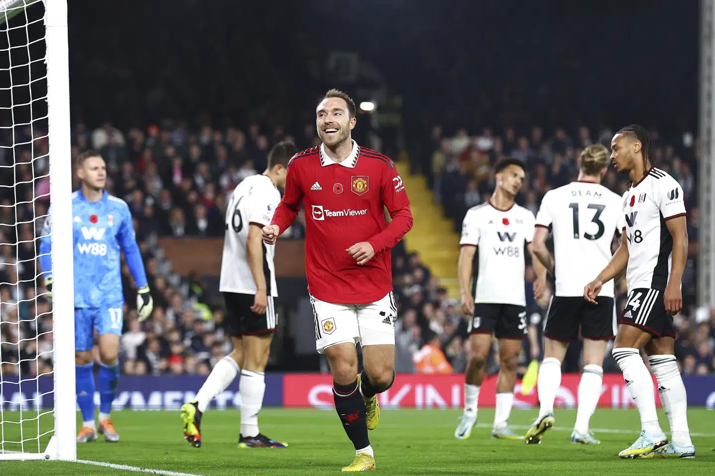 Et kvarter inde i Manchester Uniteds kamp mod Fulham søndag kunne Christian Eriksen fejre sit første mål i United-trøjen. David Klein/Ritzau Scanpix