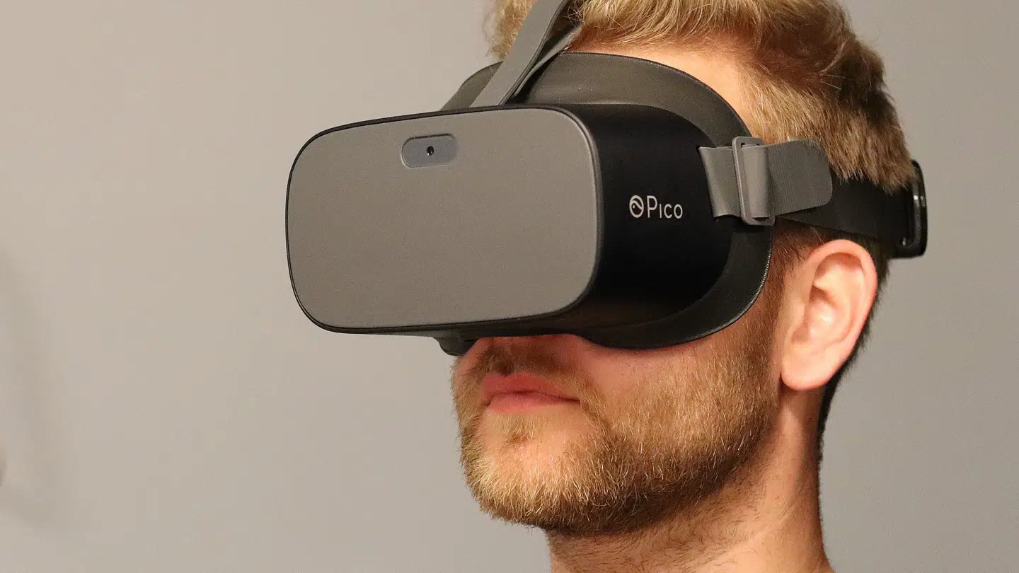 Med VR-brillerne kan donoren se porno i 3D. Foto: Cryos International