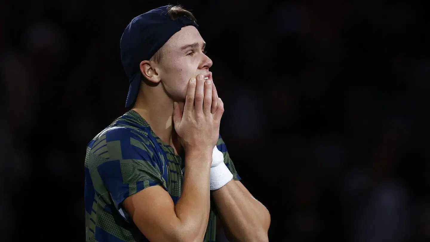 Holger Rune kunne næsten ikke tro det, da han vandt Paris Masters.