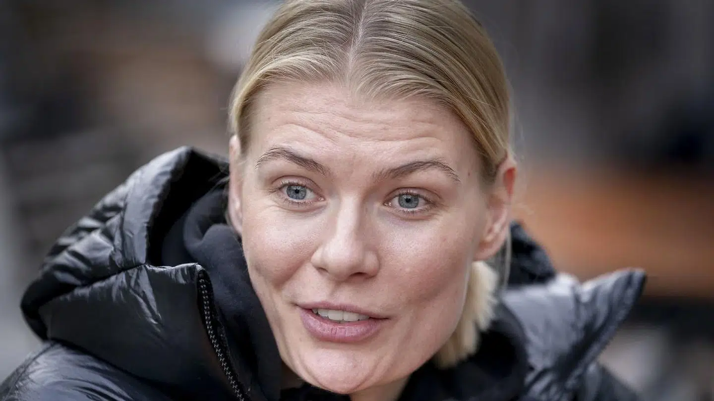 Kathrine Heindahl håber, at det kan hjælpe andre, når hun står frem og viser bagsiden af medaljen.