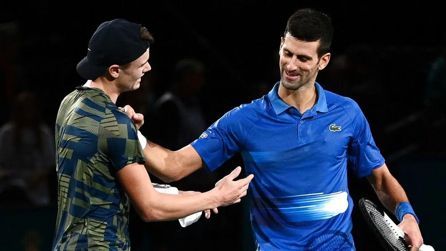 Novak Djokovic tabte søndag aften finalen ved Paris Masters til Holger Rune.