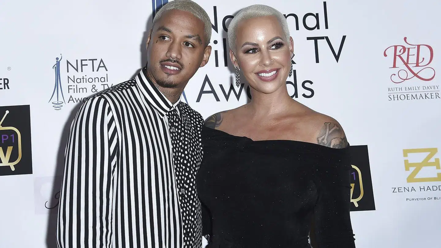 Alexander Edwards har tidligere været i medierne for sin utroskab. Senest fortalte Amber Rose, at han var hende utro, og derfor stoppede deres forhold.