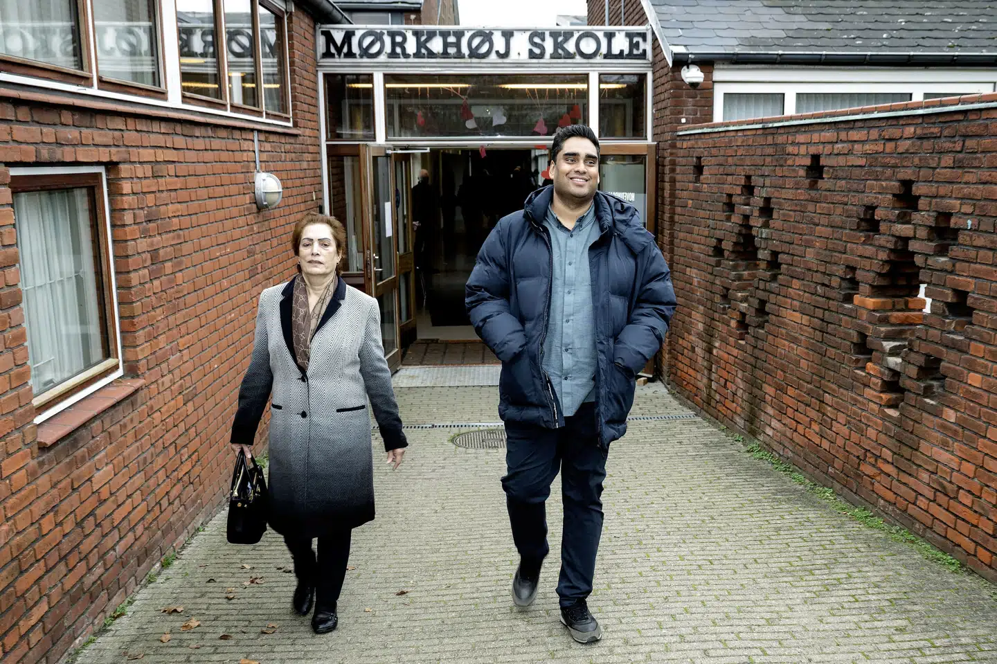 Sikandar Siddique afgav sin stemme tirsdag på Mørkhøj Skole i Københavns Omegns Storkreds. Han var selv opstillet i Københavns Storkreds, hvor han på et valgsted opnåede over en fjerdedel af stemmerne. Nils Meilvang/Ritzau Scanpix