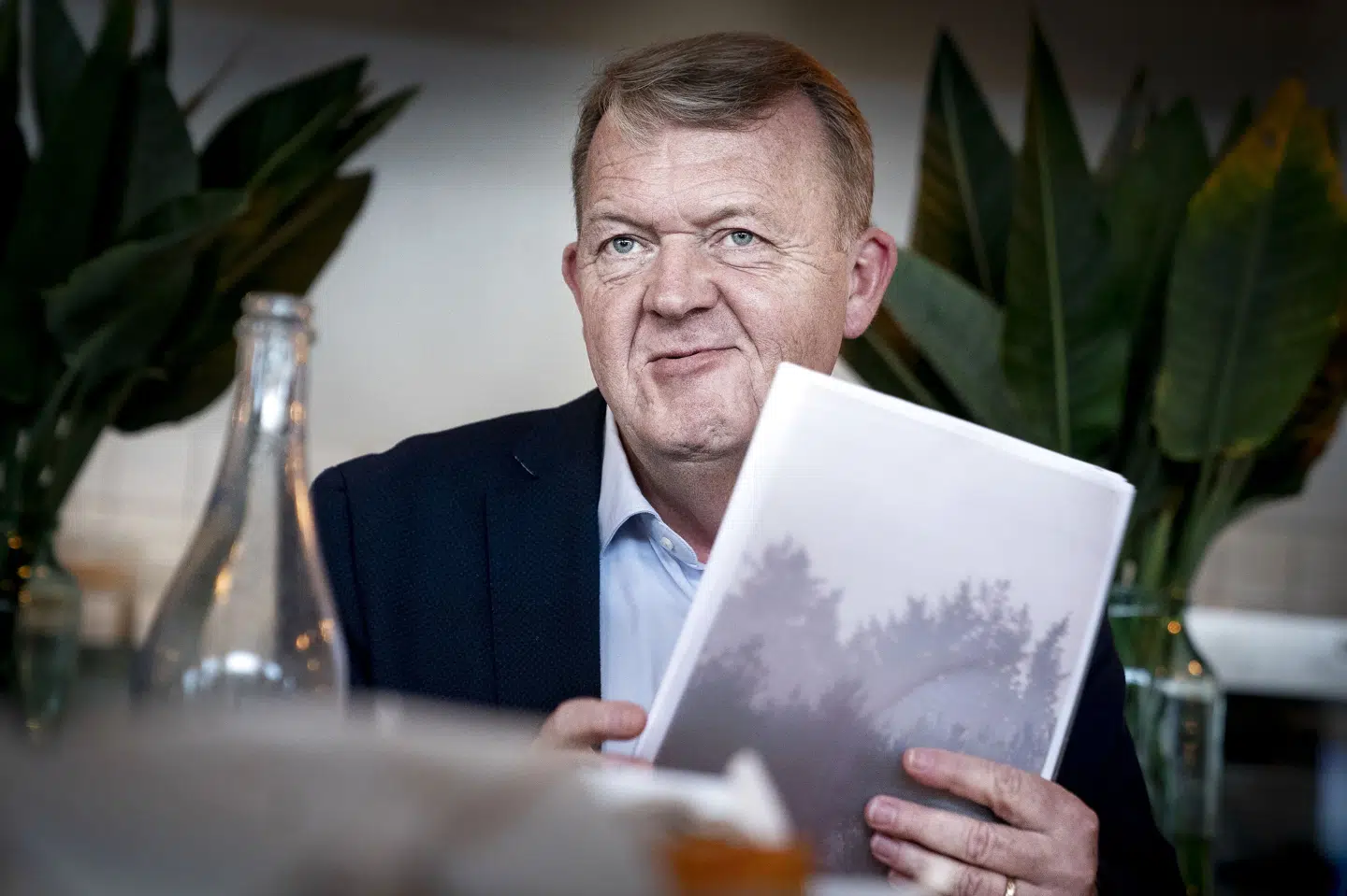 Hvis man skal tro på Danske Spil og selskabets politiske væddemål, så er det Moderaternes formand, Lars Løkke Rasmussen, som sidder med kortene på hånden, når en ny regering skal forhandles på plads. (Arkivfoto). Liselotte Sabroe/Ritzau Scanpix