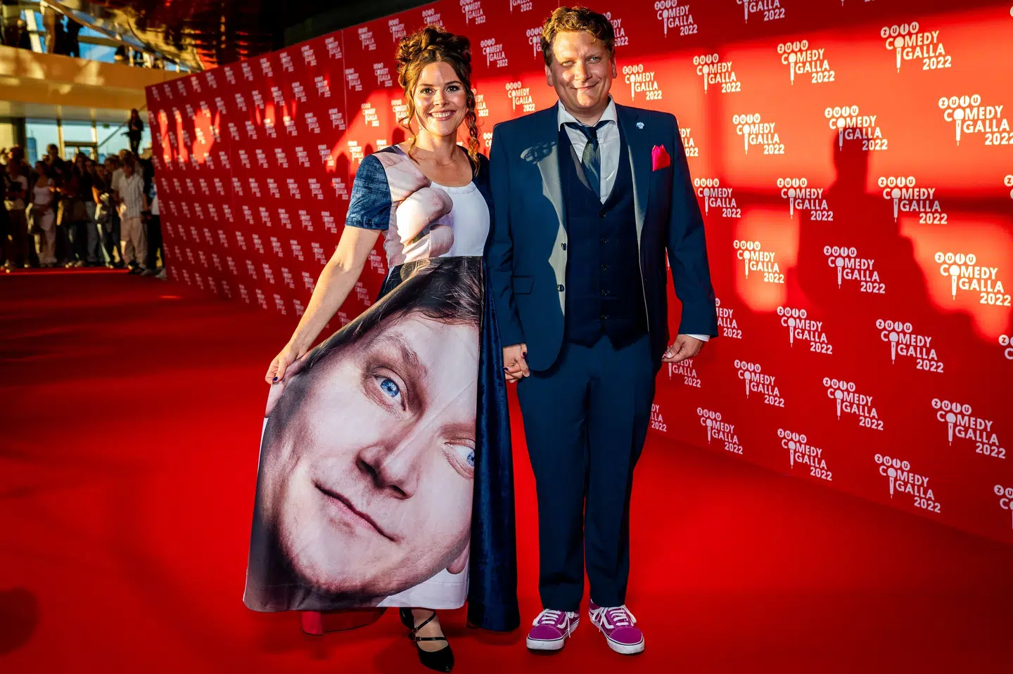 Komikeren Heino Hansen vandt i september prisen som Årets Komiker ved Zulu Comedy Galla. Han bliver den sidste til at modtage den, for TV 2 har besluttet at lukke showet. Heino Hansen ses her på den røde løber med hustruen Cecilia. (Arkivfoto). Ida Marie Odgaard/Ritzau Scanpix