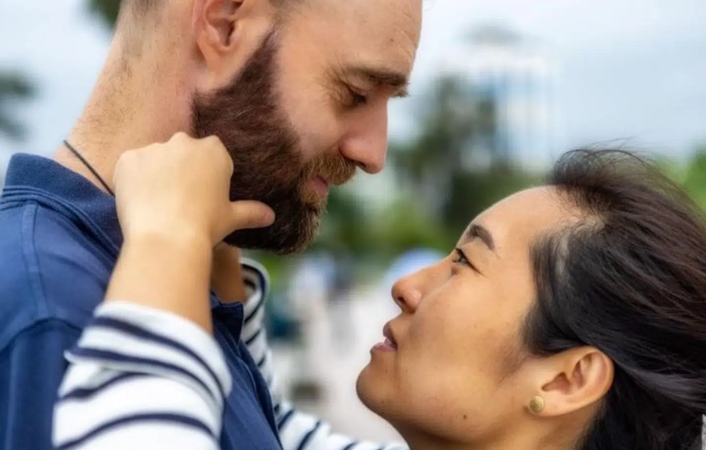 Torbjørn Pedersen kalder Le for sin 'Ultra-wifey'. De har holdt sammen i ni år, mens han har rejst verden rundt, mens hun har haft sit liv i Danmark. Et par gange hvert år har hun besøgt ham ude i verden. Foto: @onceuponasaga.