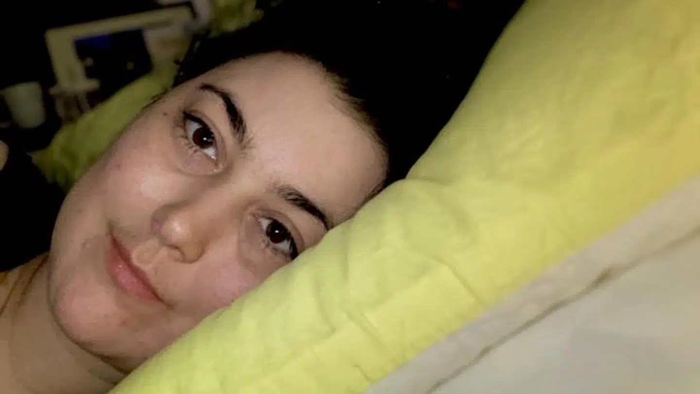 Marie Louise Gustavussen ligger i sin seng 24 timer af døgnet og er hårdt ramt af ME – hun blev selv invalideret i det danske sundhedsvæsen.