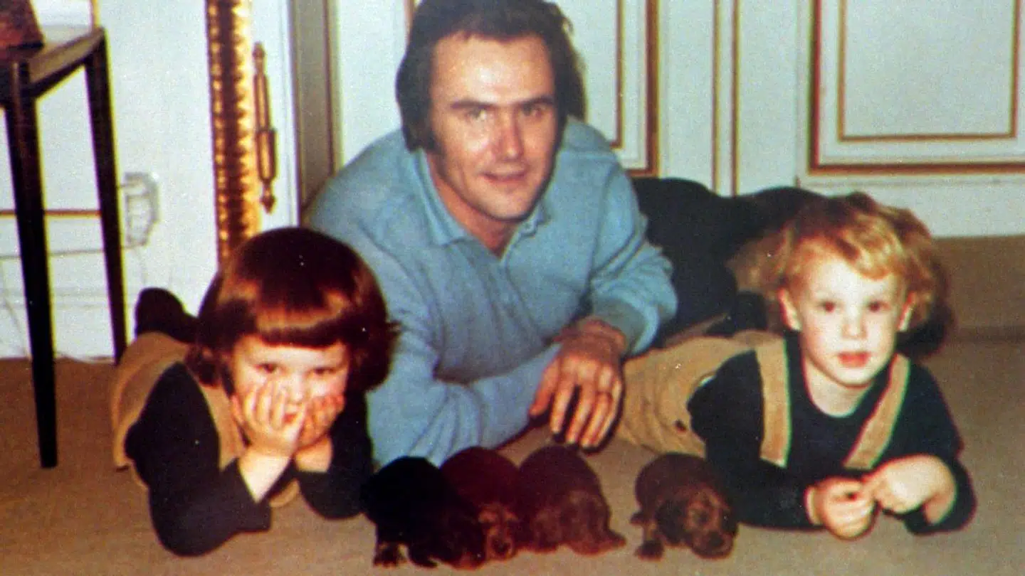 Prins Henrik med sønnerne, kronprins Frederik og prins Joachim.