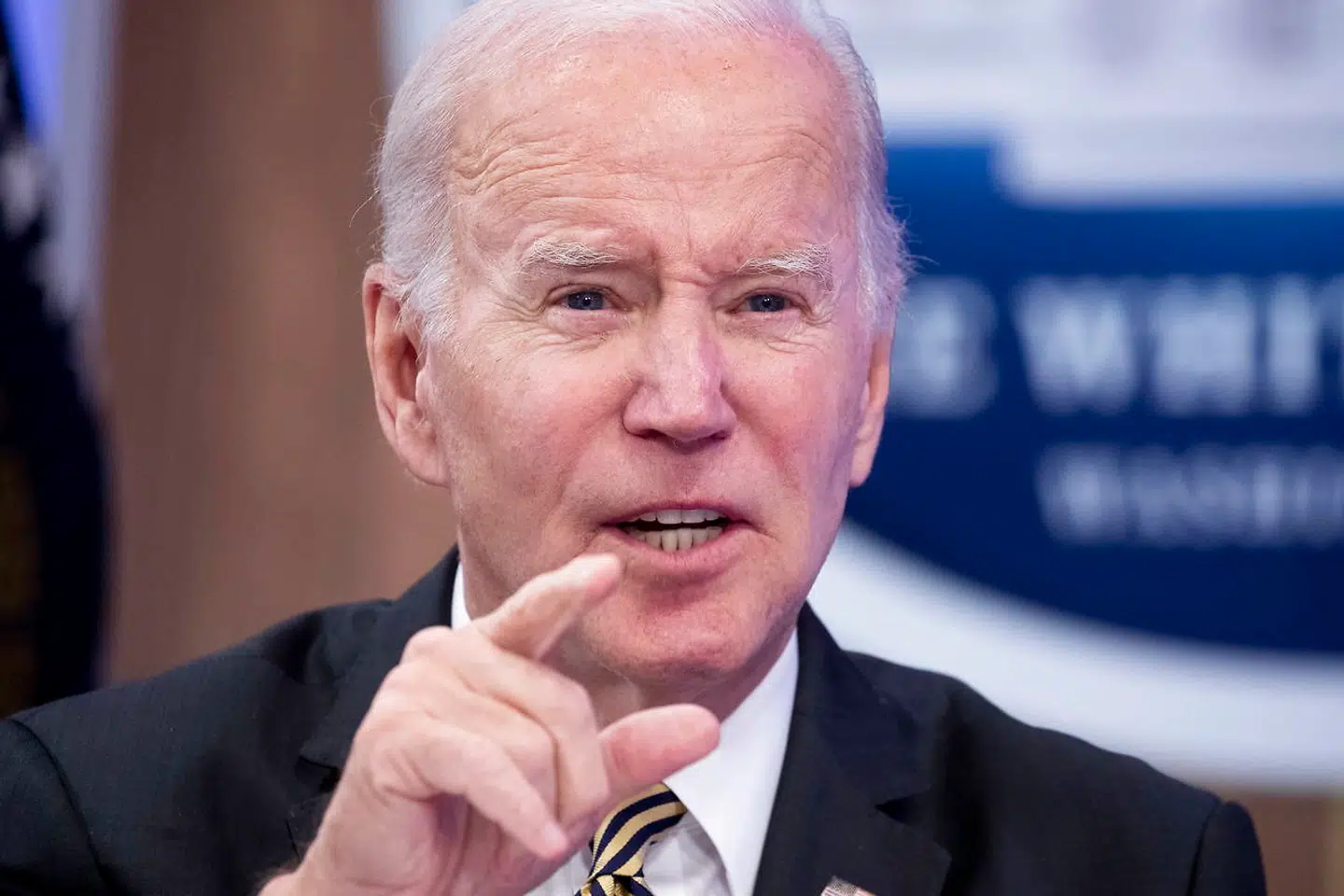 Præsident Joe Biden spiller højt spil med Kina i duellen om kontrol med mikrochip.